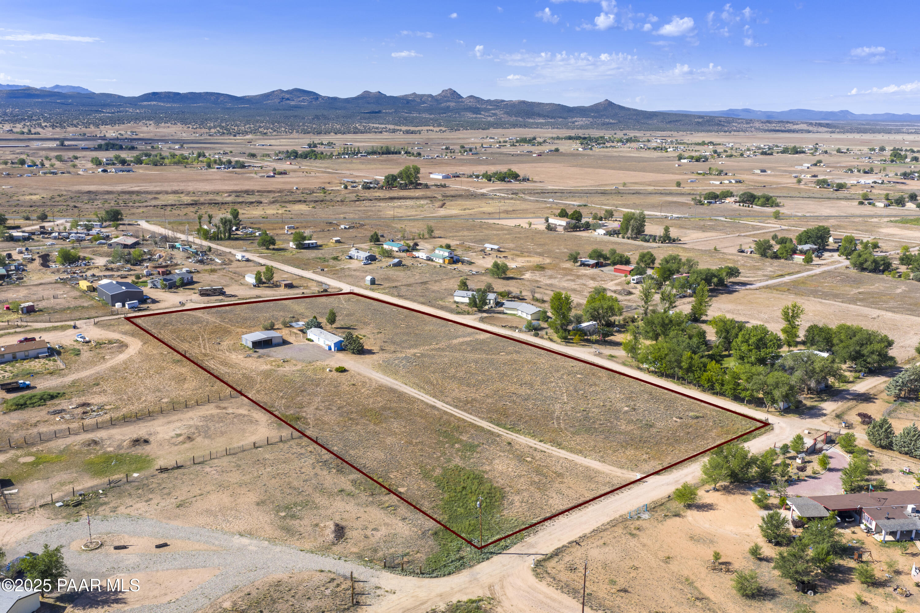 1805 W Carriage Lane