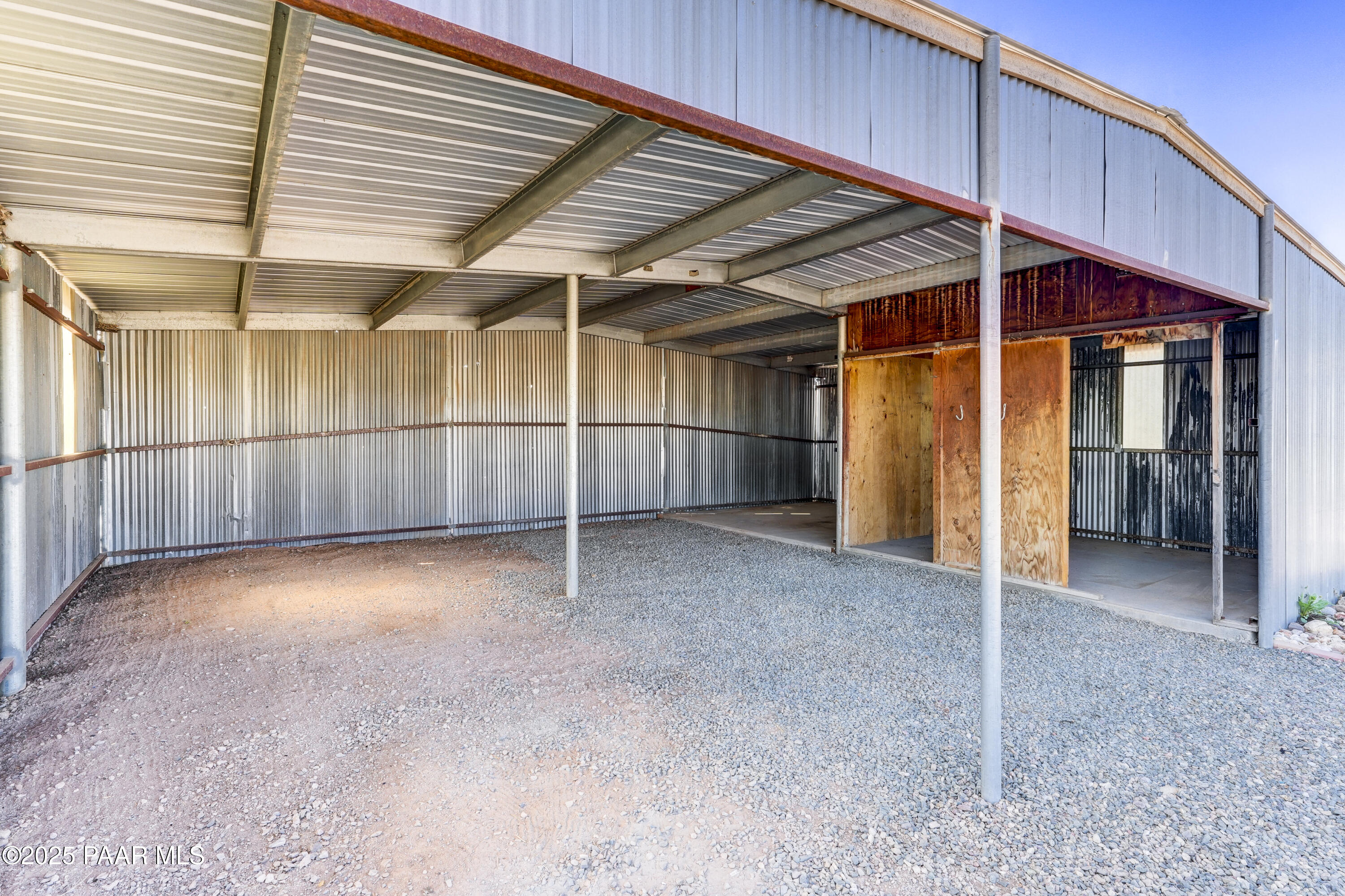 1805 W Carriage Lane