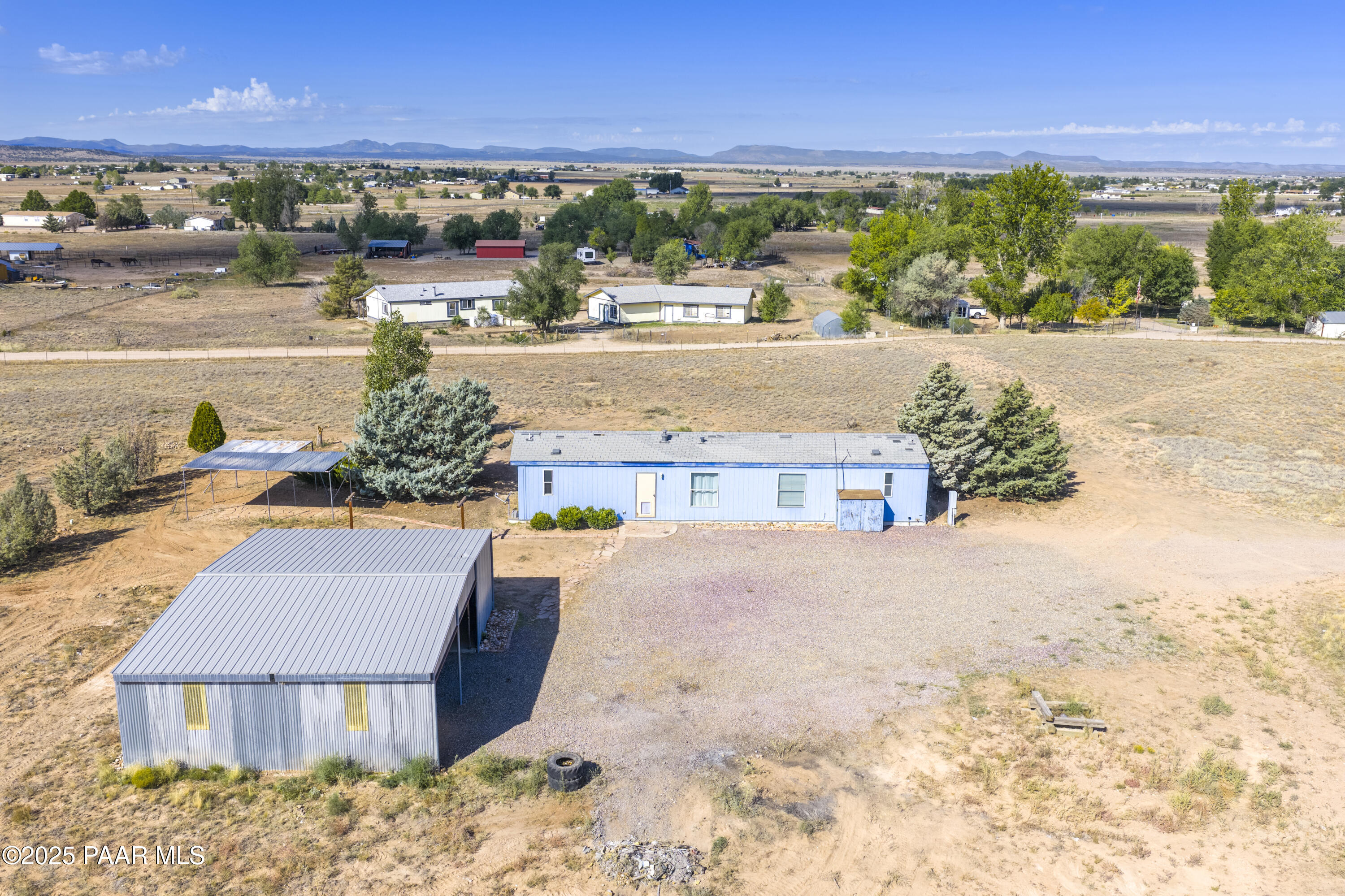 1805 W Carriage Lane