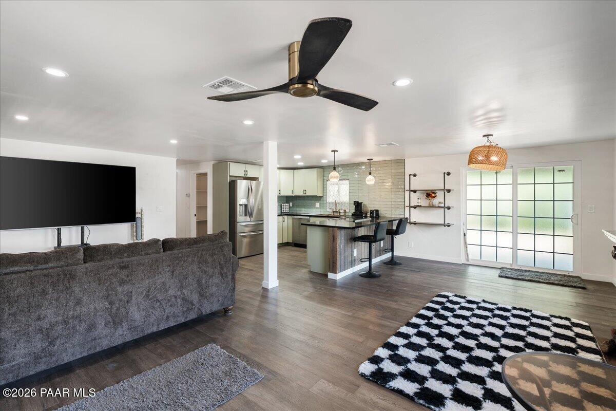 20589 E Larry Lane