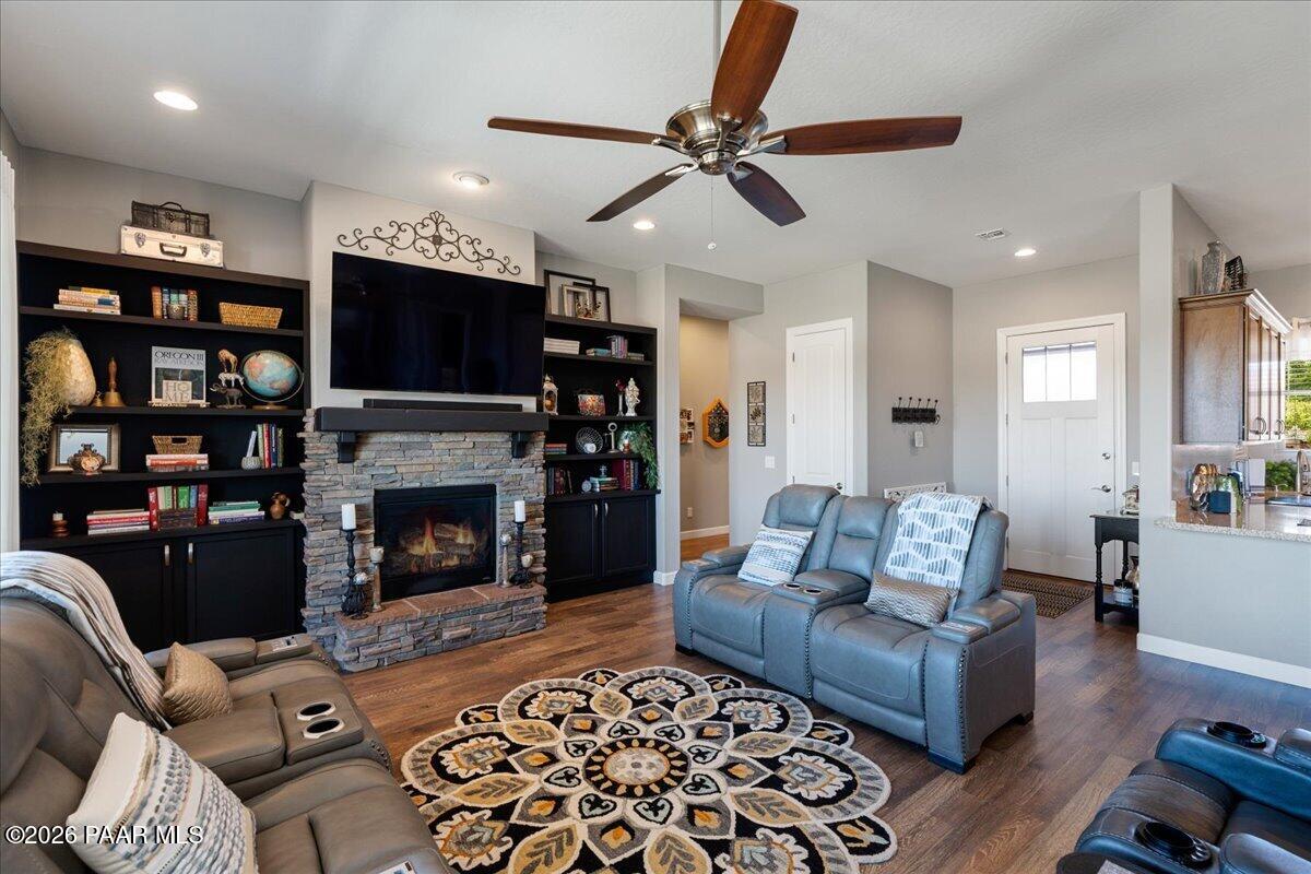 8174 N Sunset Ridge