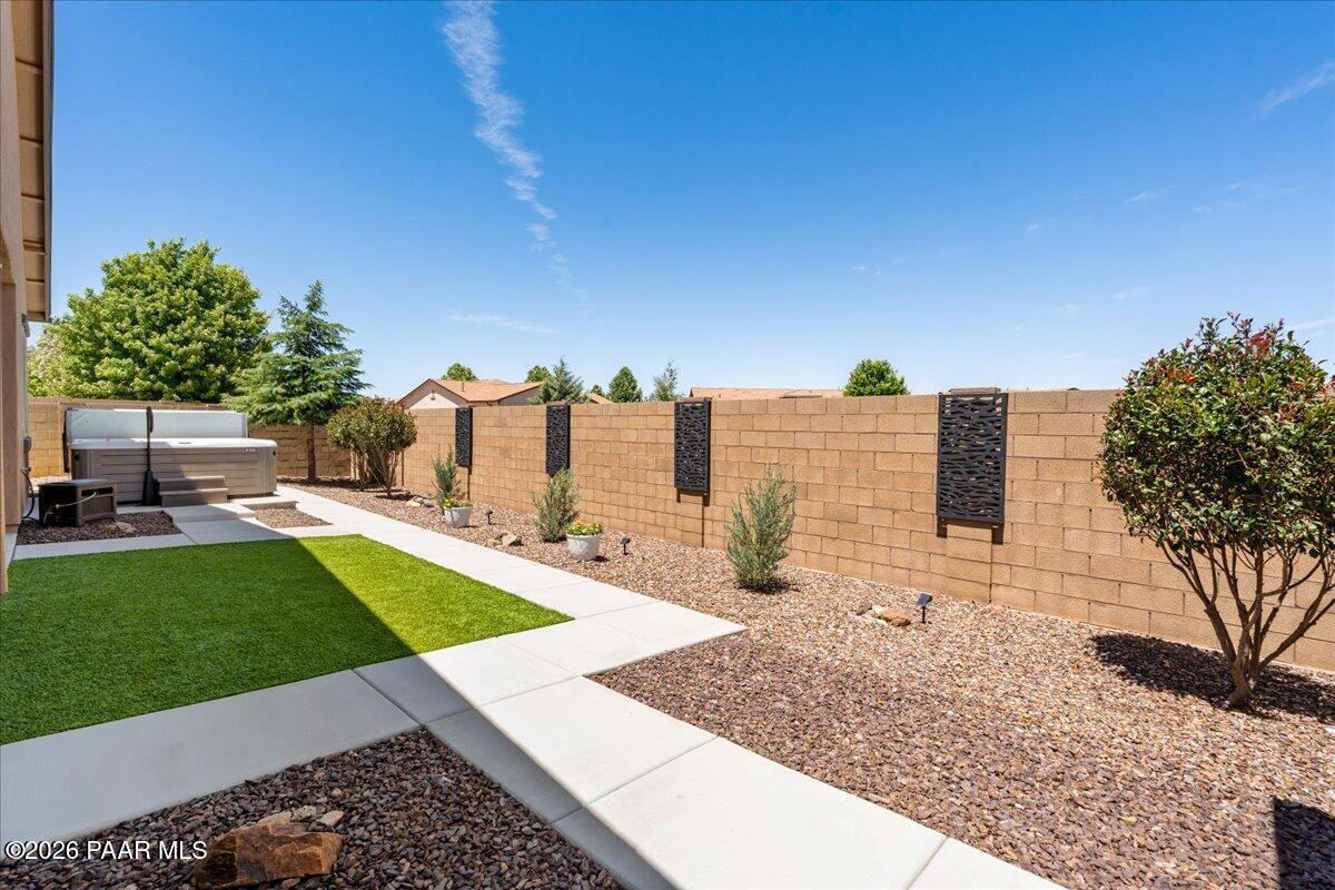 8174 N Sunset Ridge