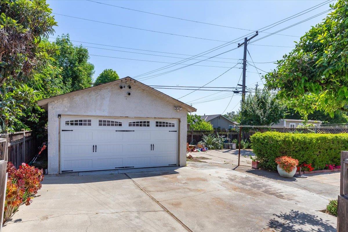 2038 Coastland AVE