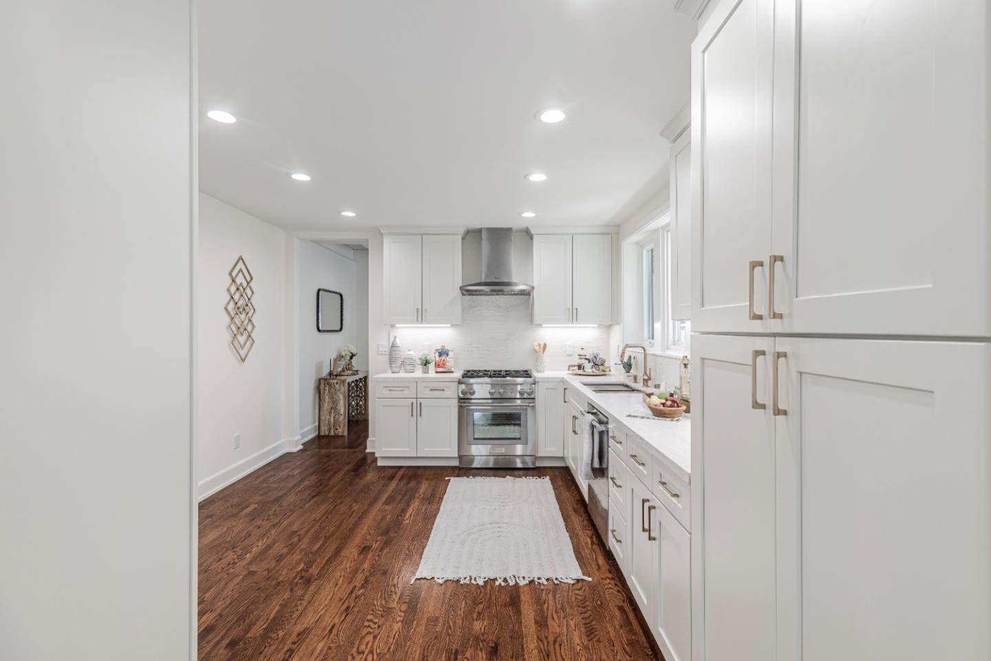 1539 Mariposa AVE