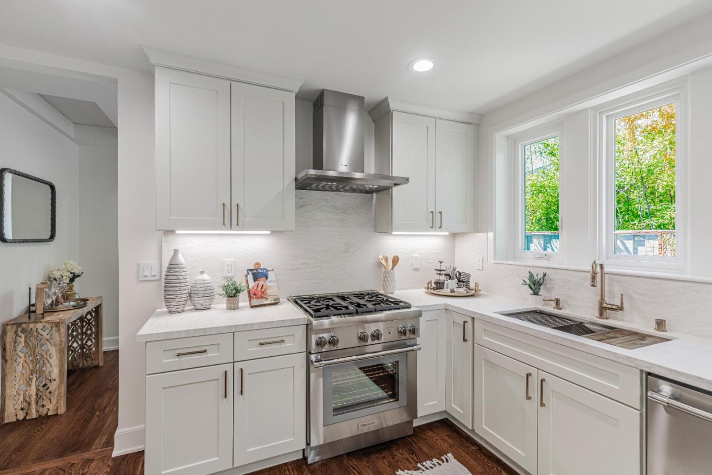 1539 Mariposa AVE