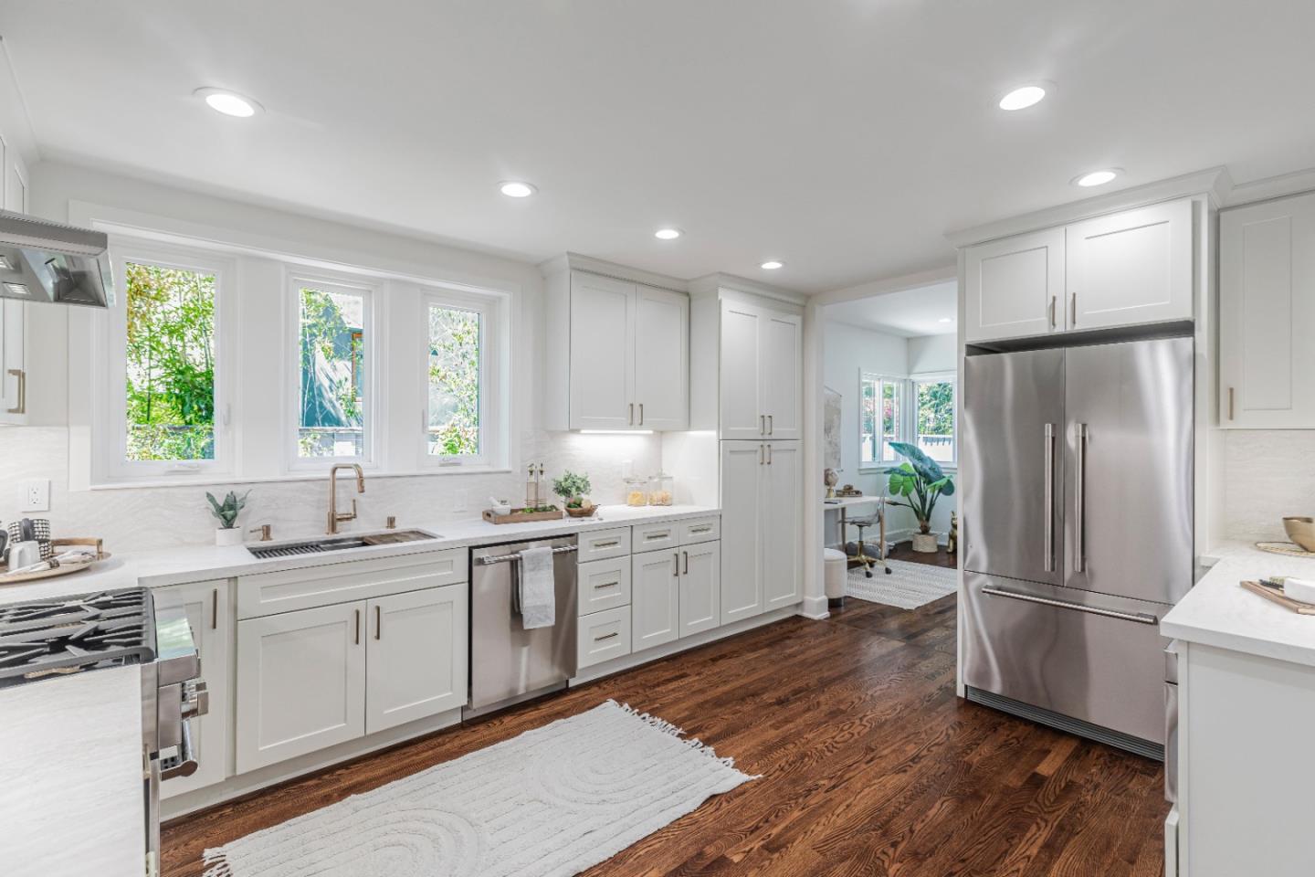 1539 Mariposa AVE