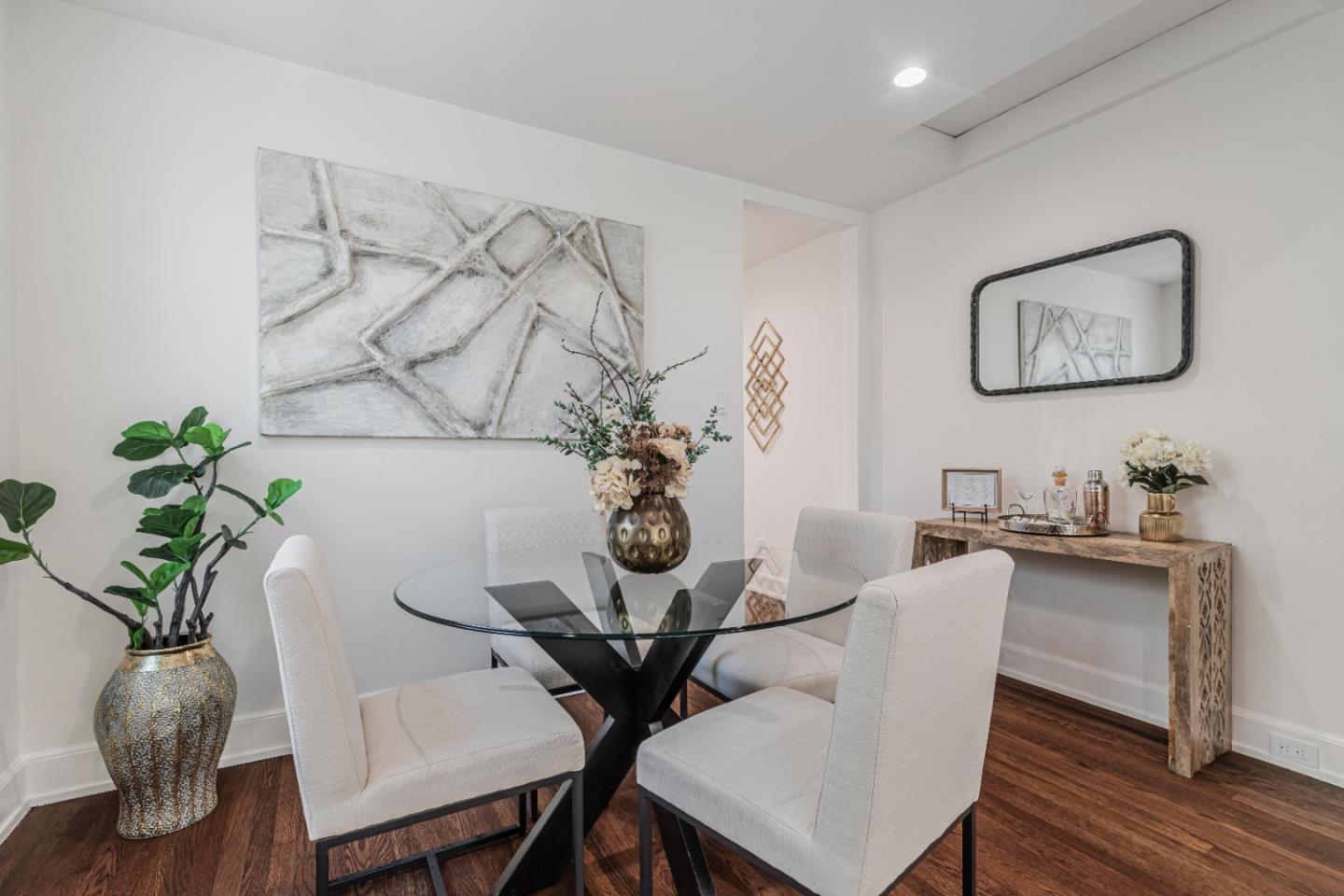 1539 Mariposa AVE