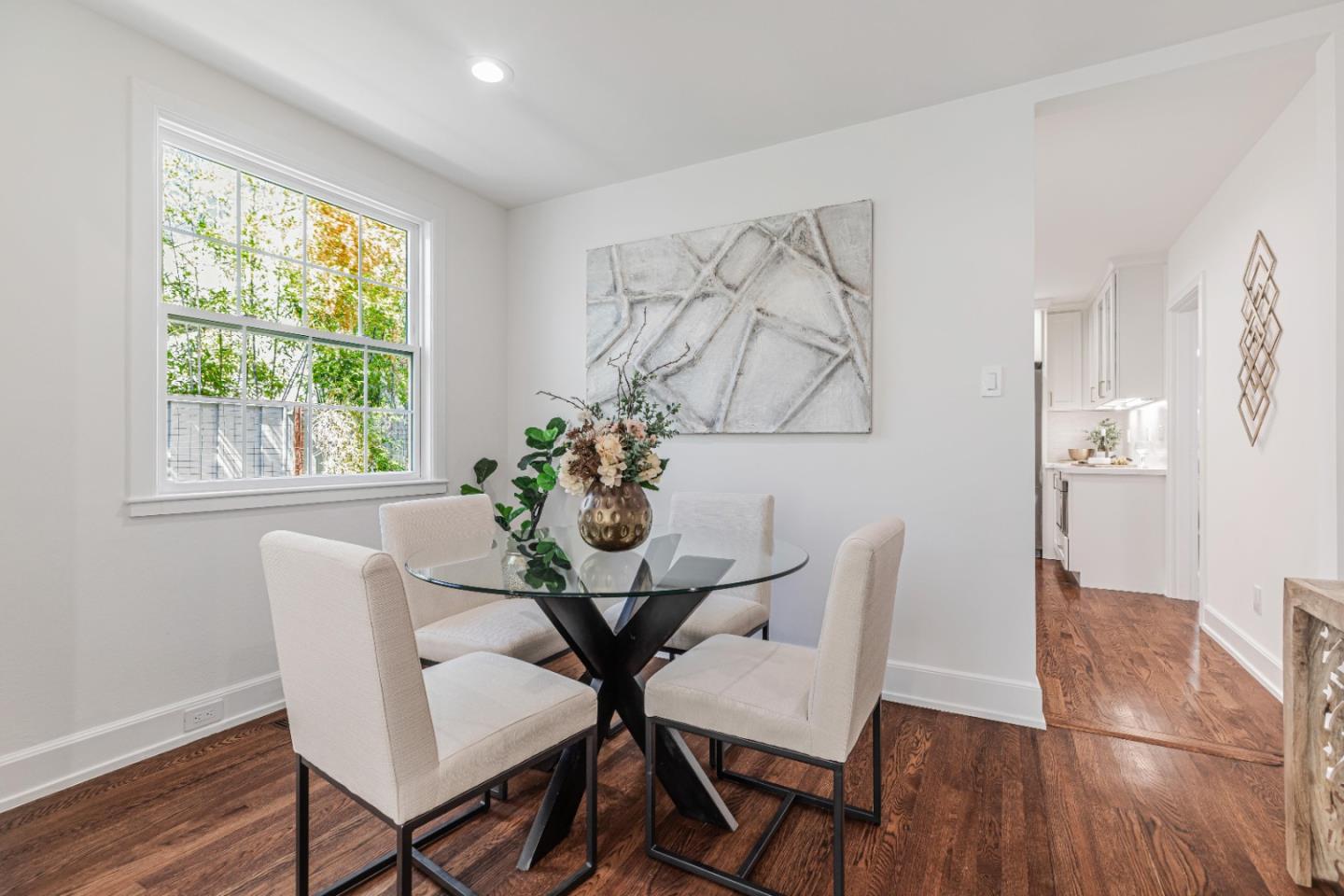 1539 Mariposa AVE