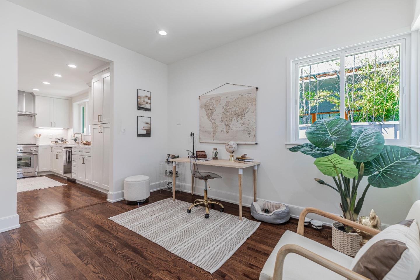 1539 Mariposa AVE