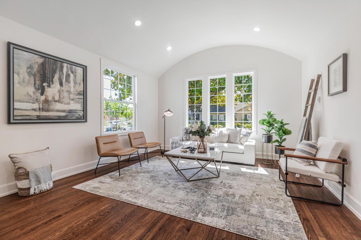 1539 Mariposa AVE