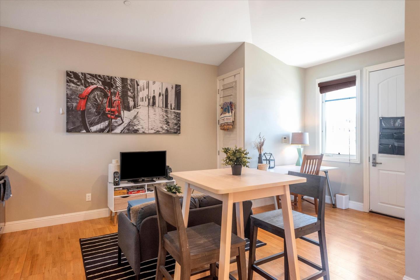 21 S Claremont ST 13