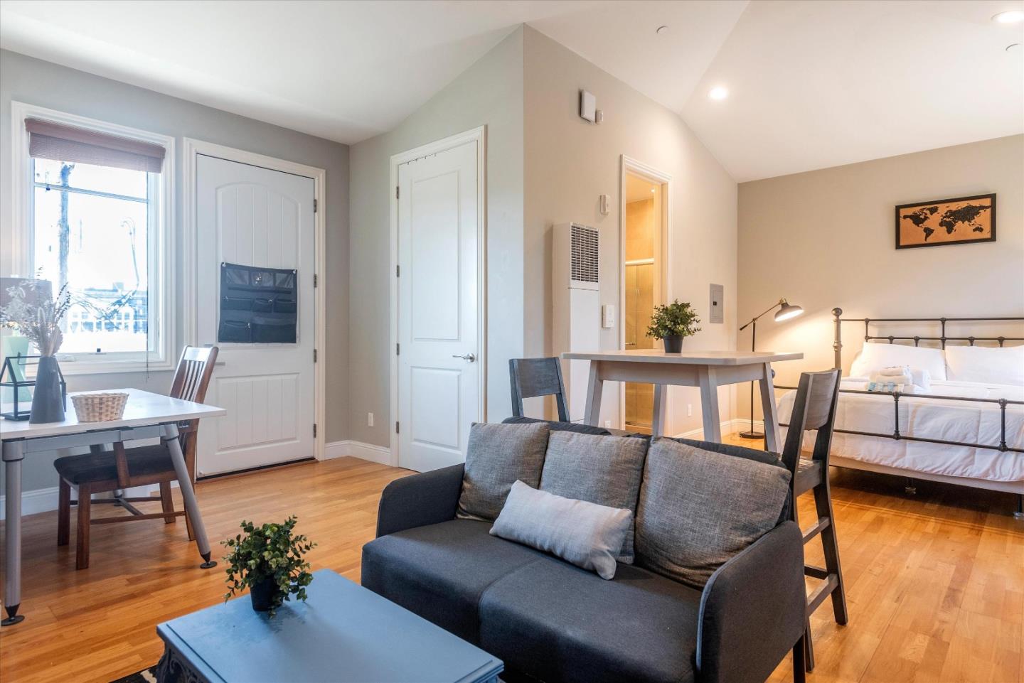 21 S Claremont ST 13