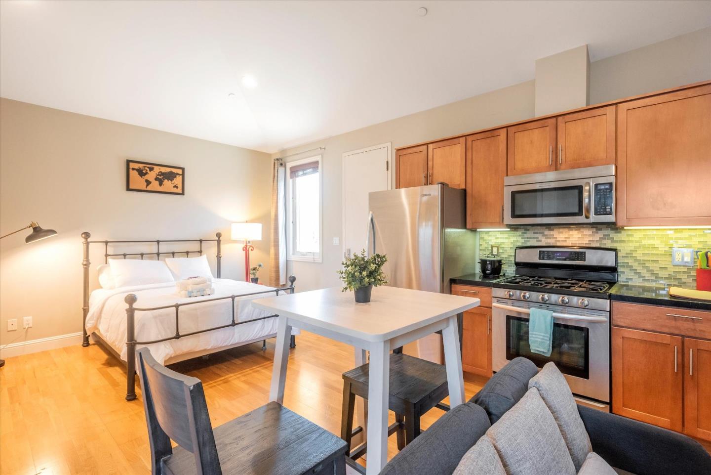 21 S Claremont ST 13