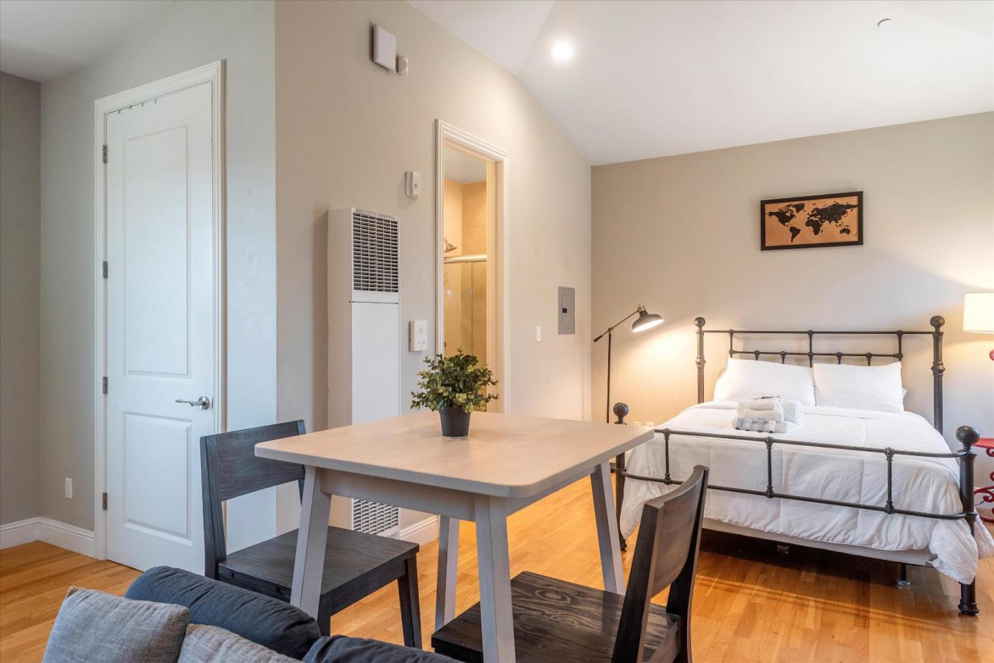 21 S Claremont ST 13