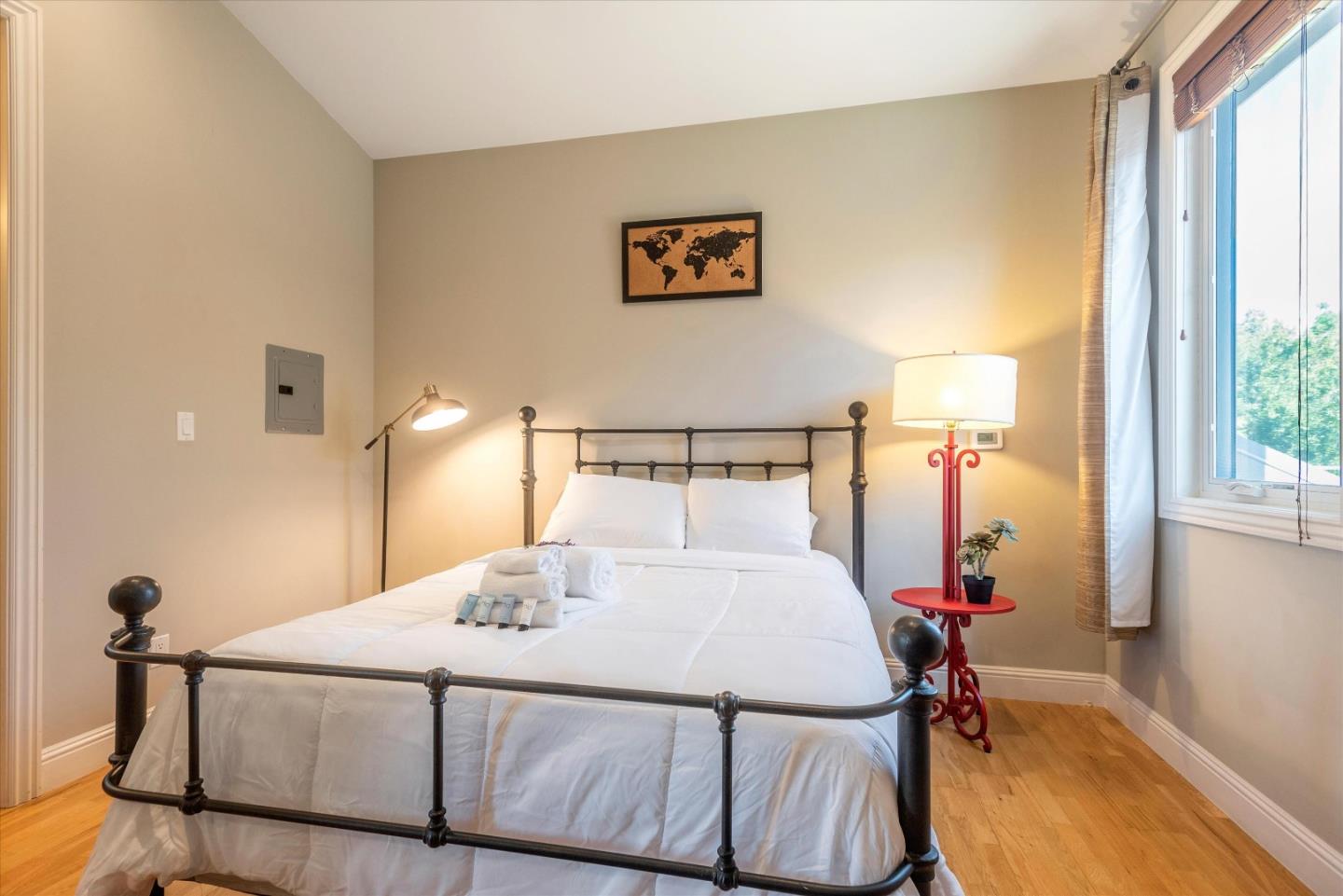 21 S Claremont ST 13