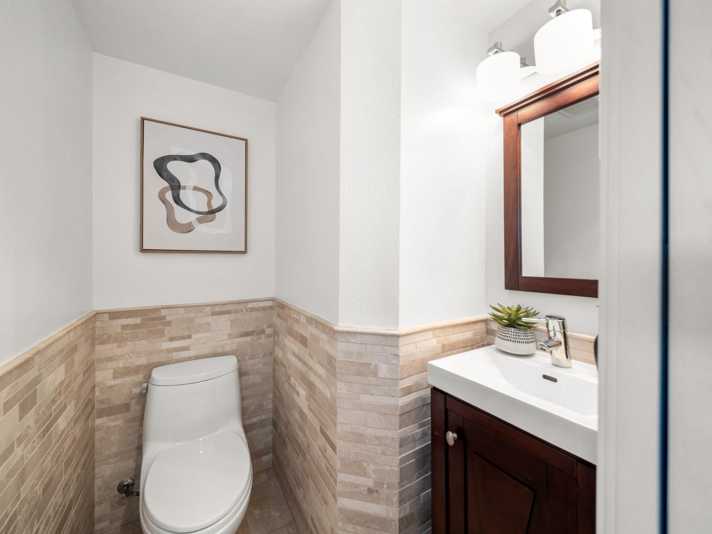 1031 Las Palmas Drive