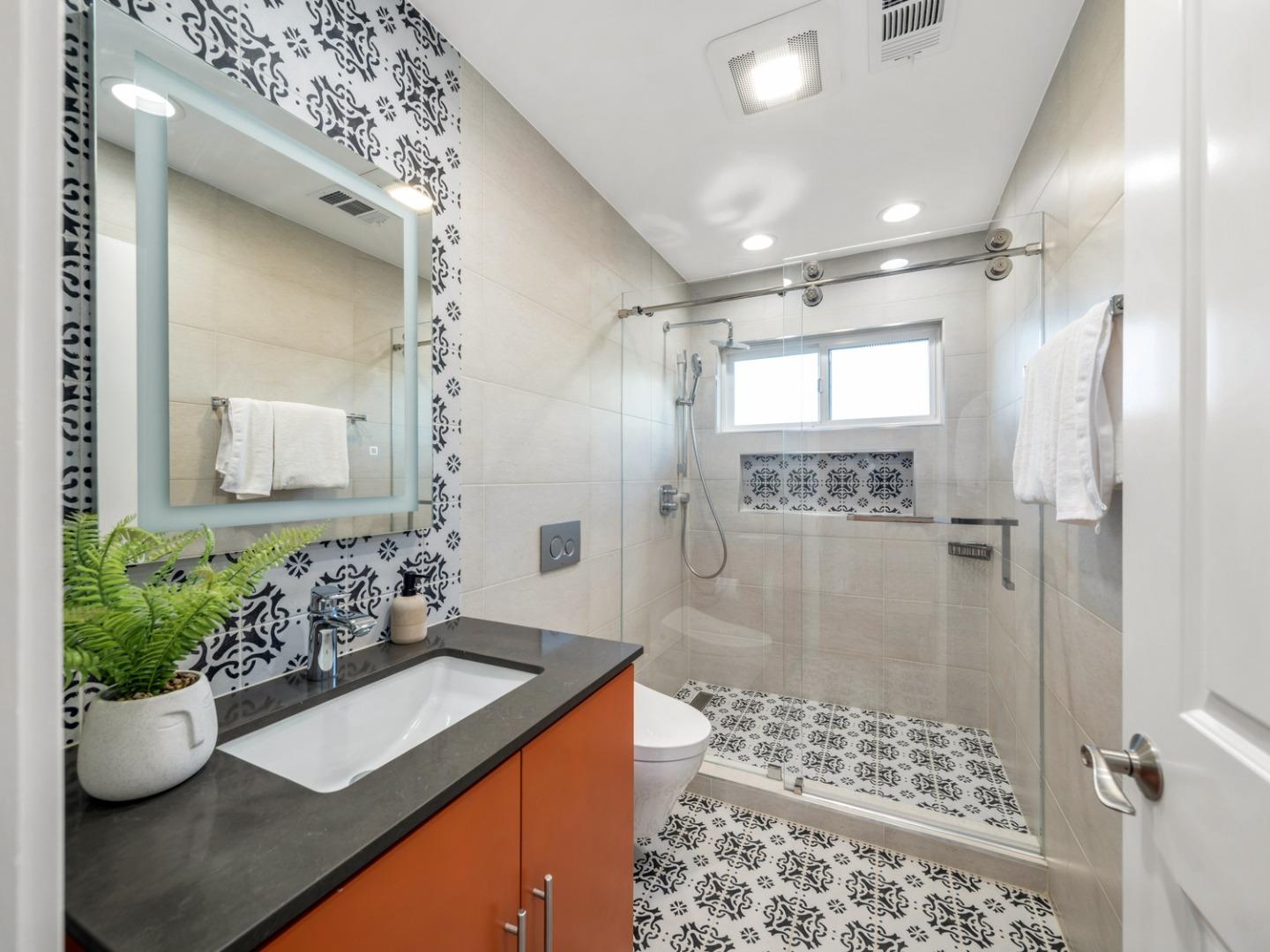 1031 Las Palmas Drive