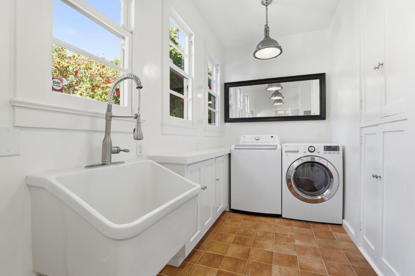 566 East Crescent Drive