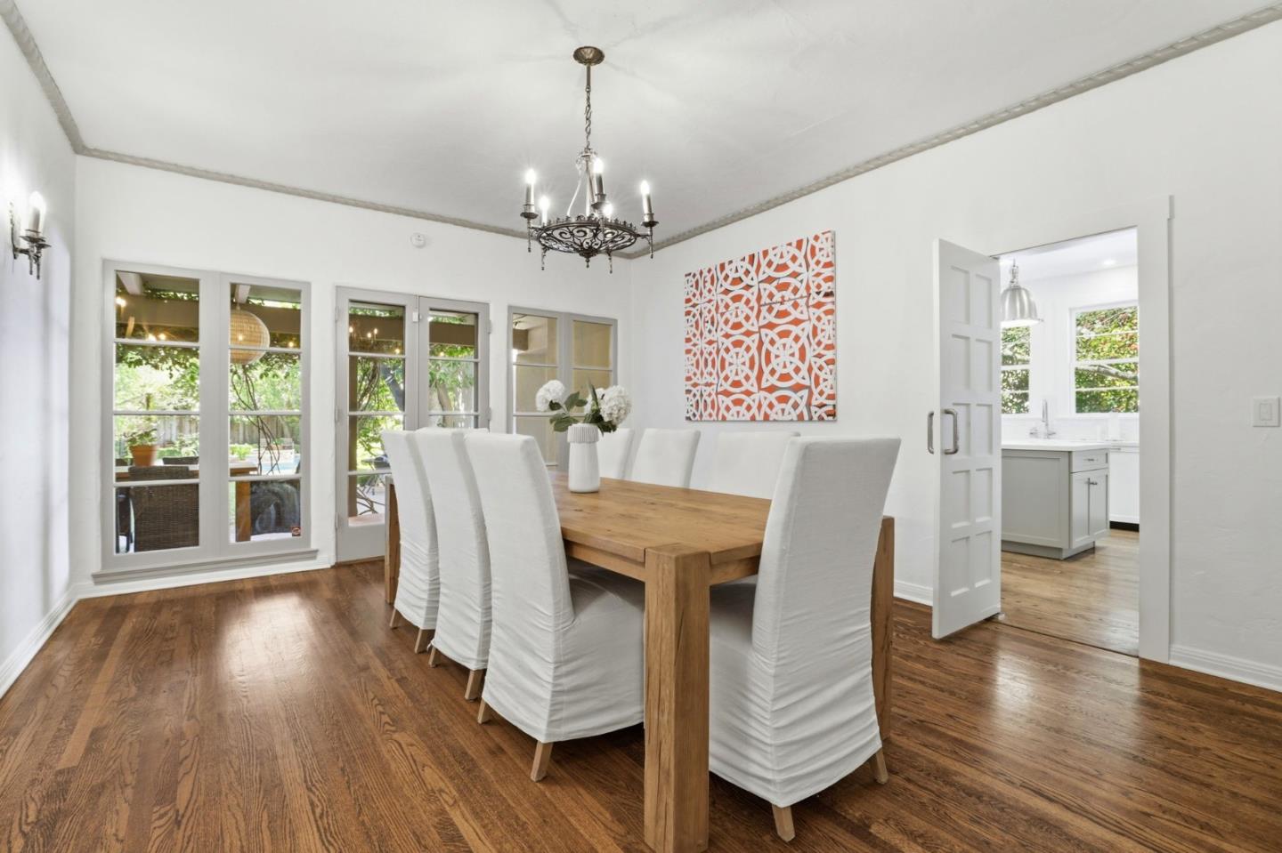 566 East Crescent Drive