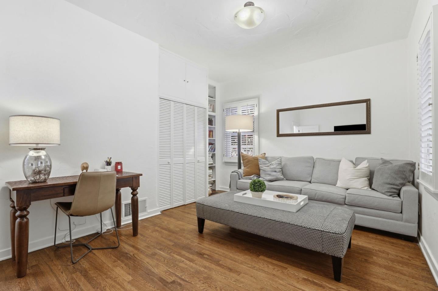 566 East Crescent Drive