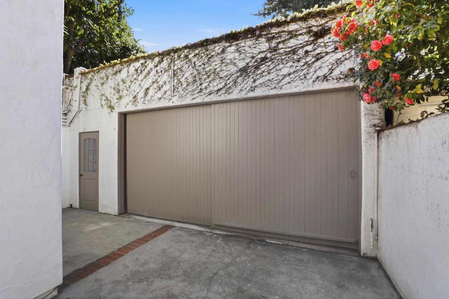 566 East Crescent Drive