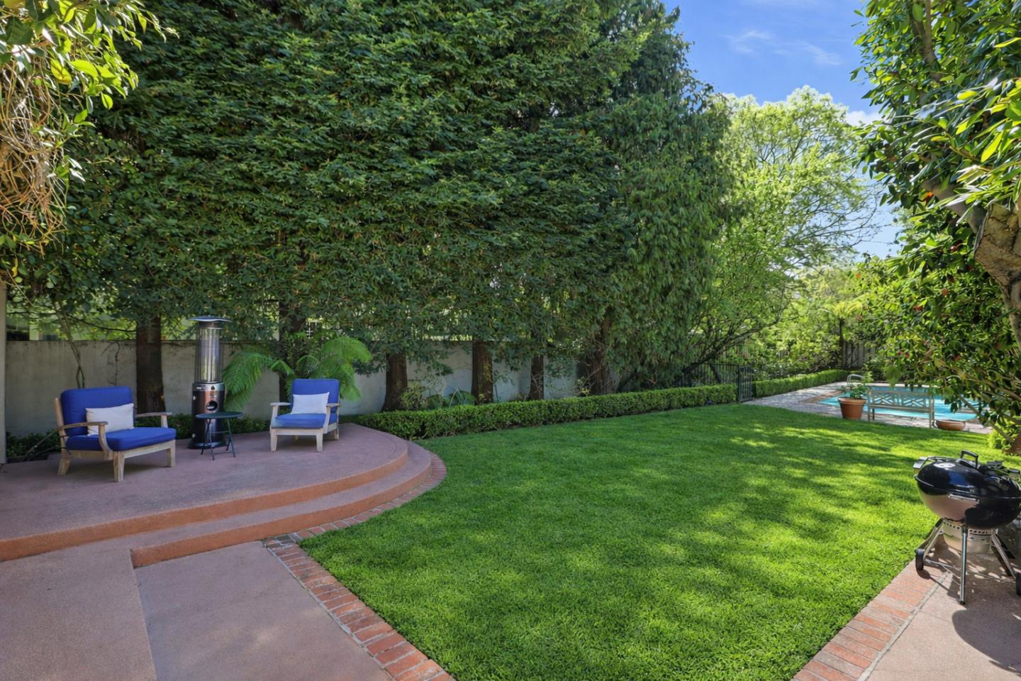 566 East Crescent Drive