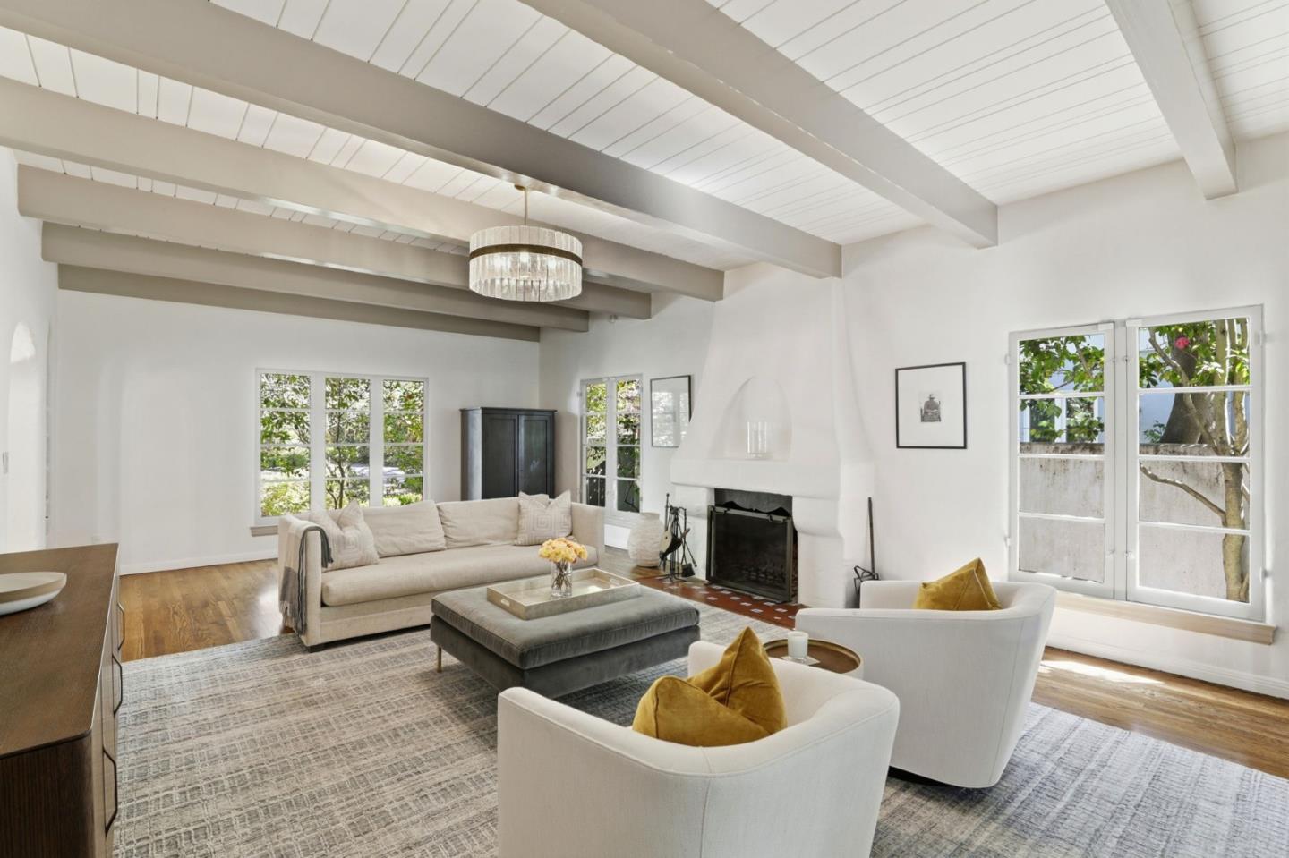 566 East Crescent Drive