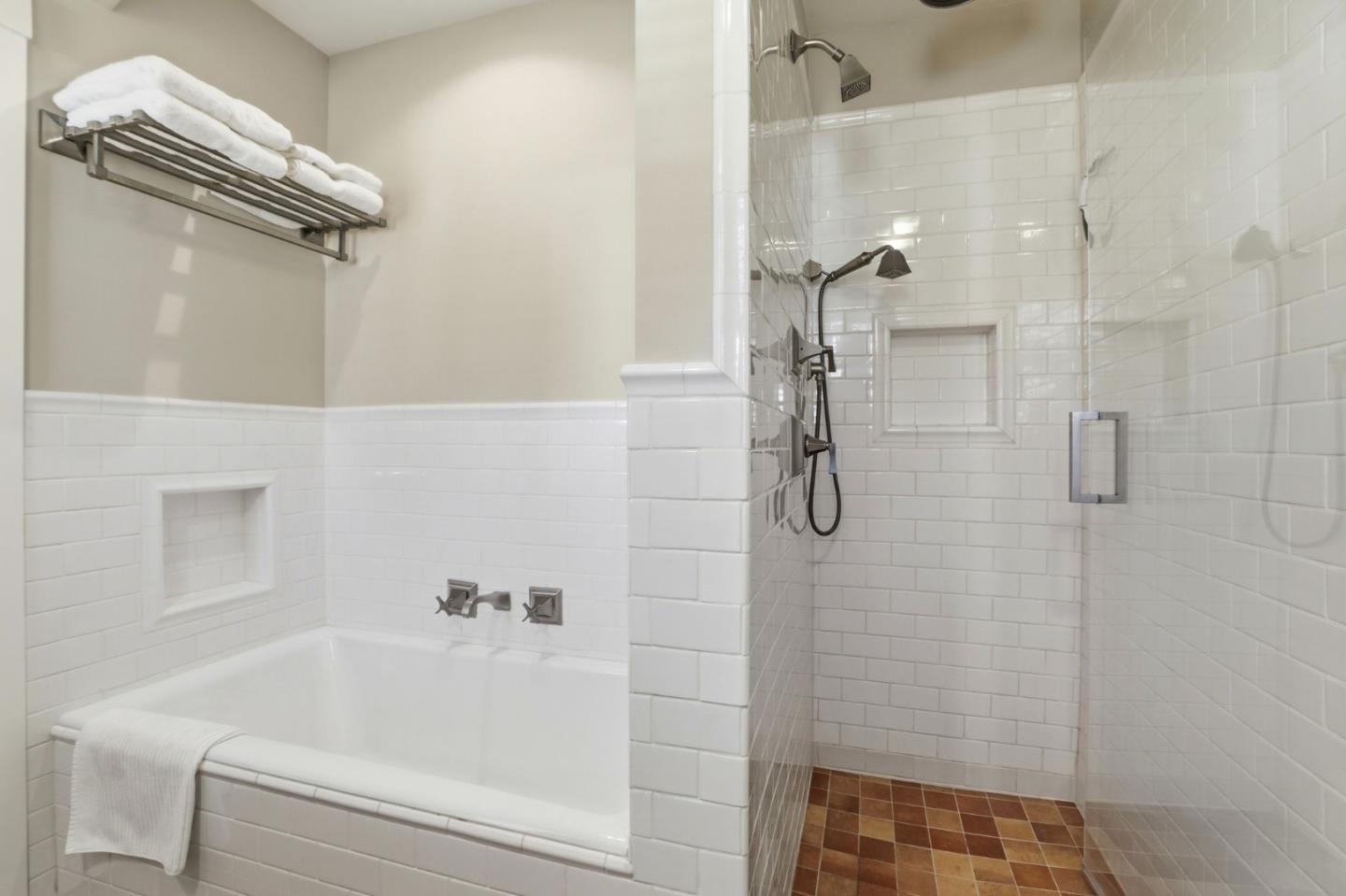 566 East Crescent Drive