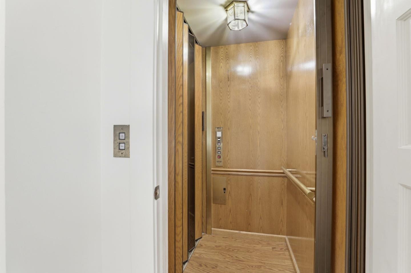 566 East Crescent Drive