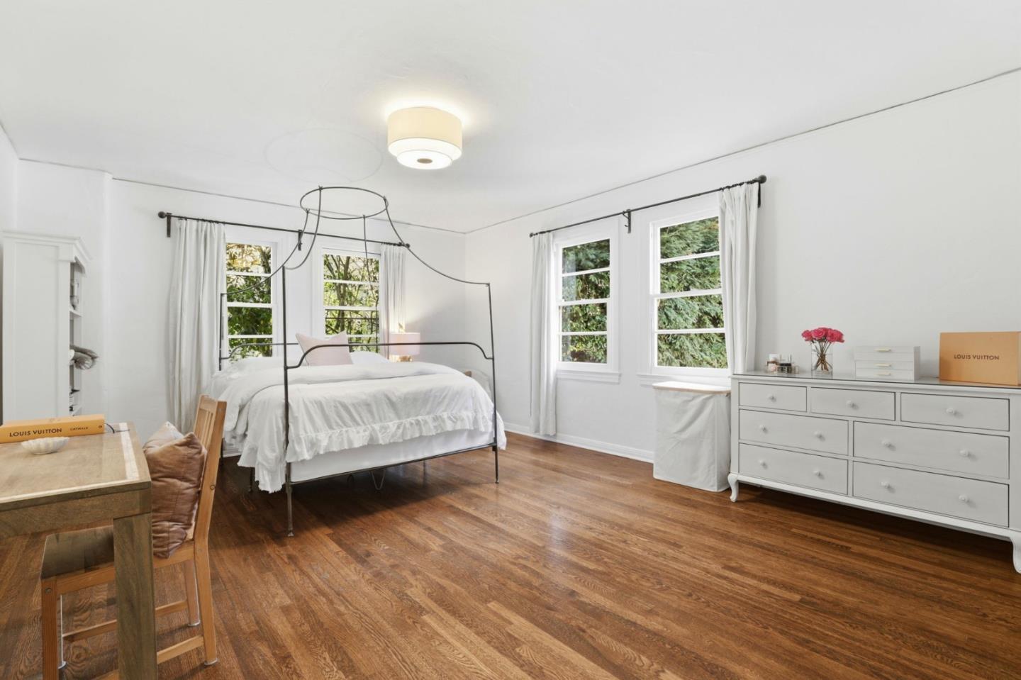 566 East Crescent Drive