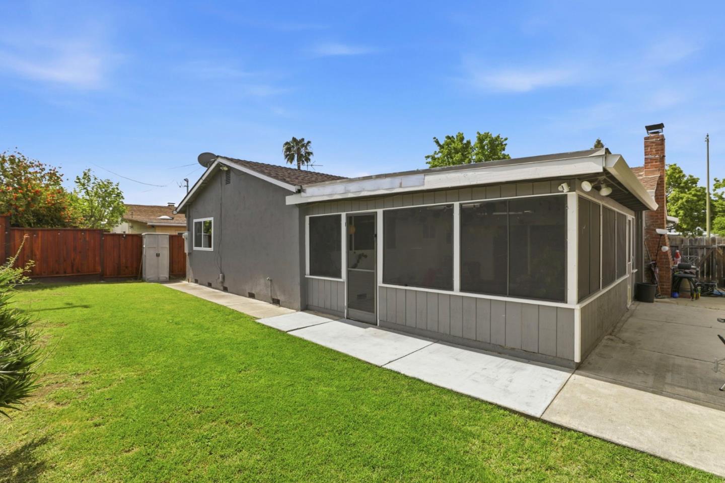 1714 Woodridge Way
