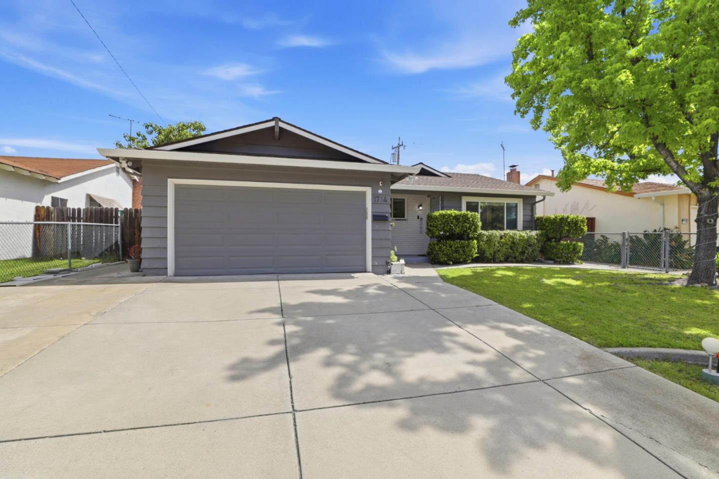 1714 Woodridge Way