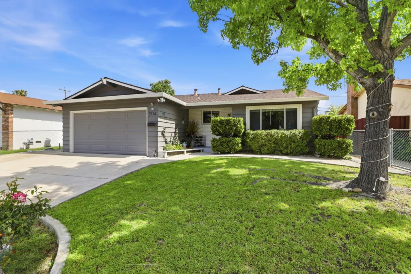 1714 Woodridge Way