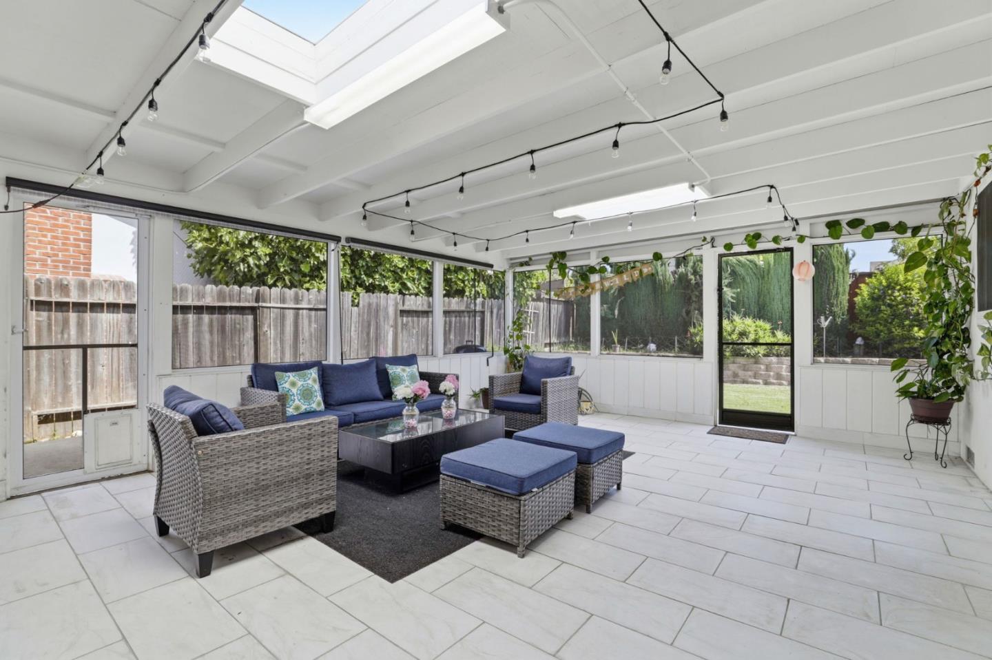 1714 Woodridge Way