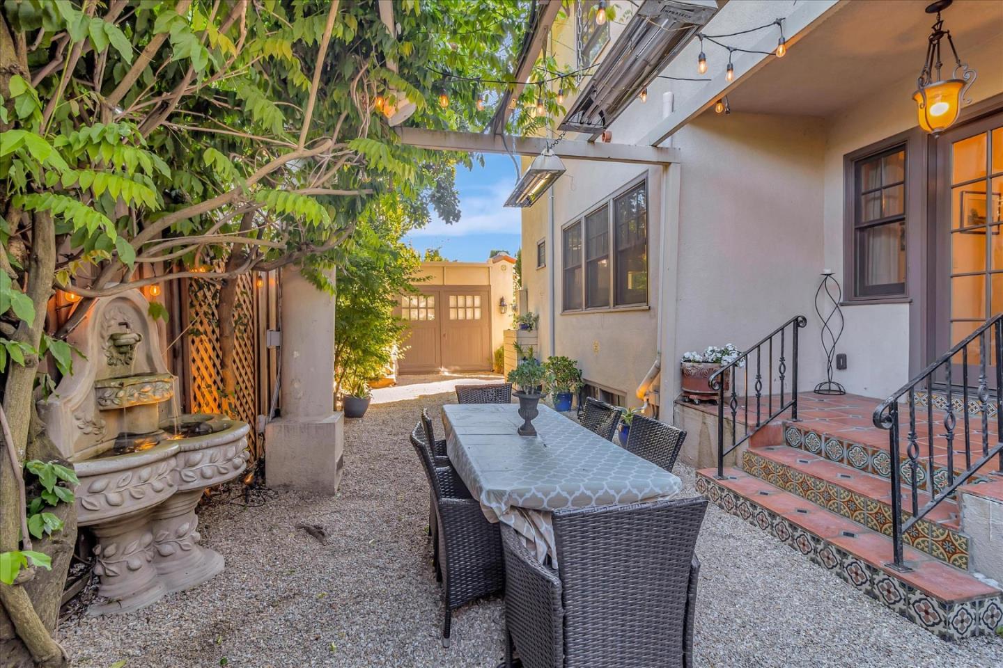 1568 Mariposa Avenue