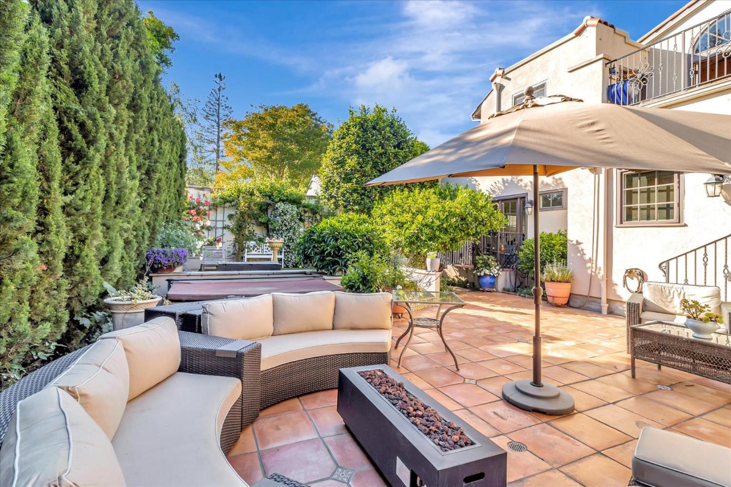 1568 Mariposa Avenue