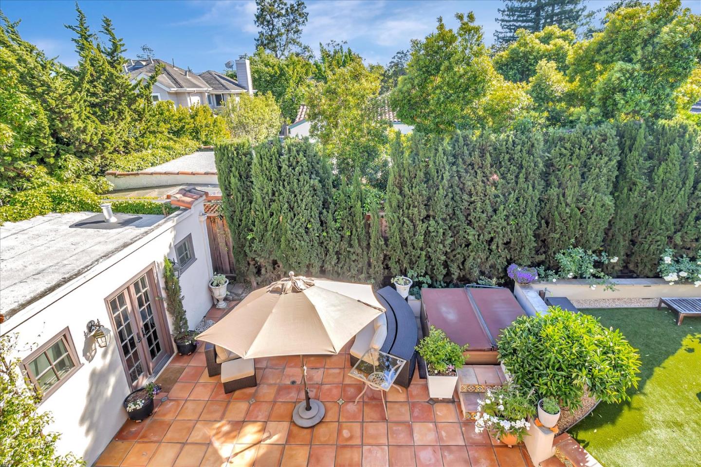1568 Mariposa Avenue