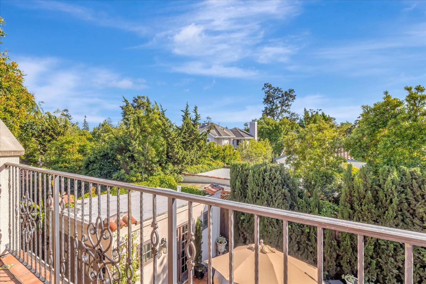 1568 Mariposa Avenue