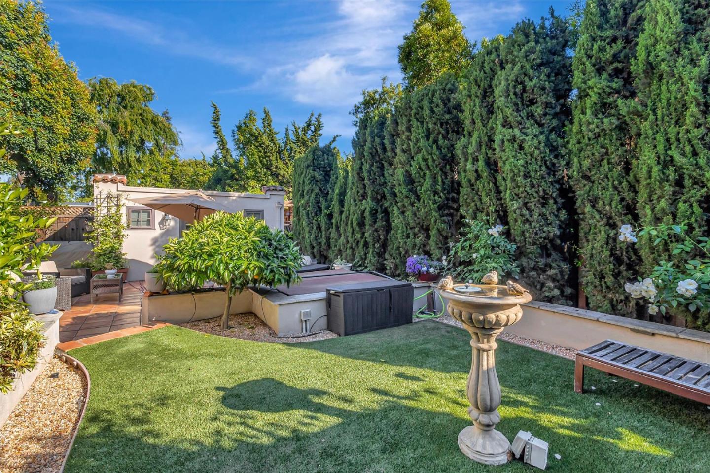 1568 Mariposa Avenue