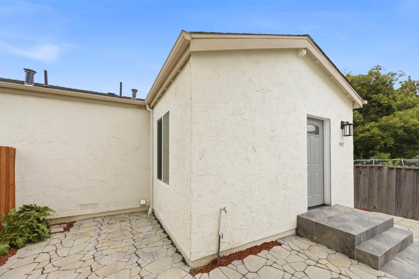 1802 Ponca Court