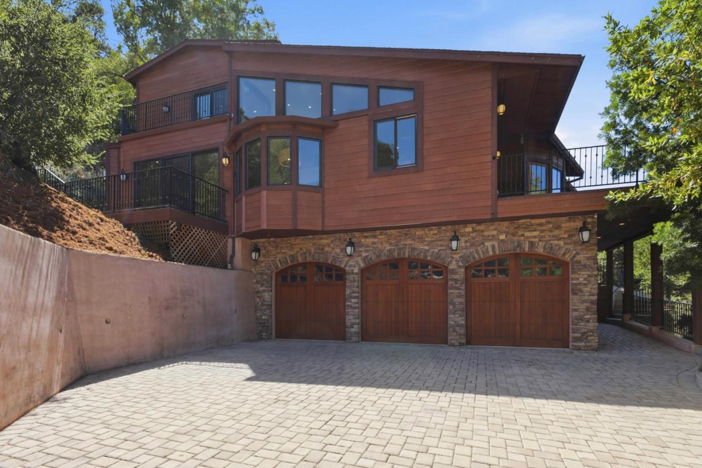 3911 Pepper Tree CT