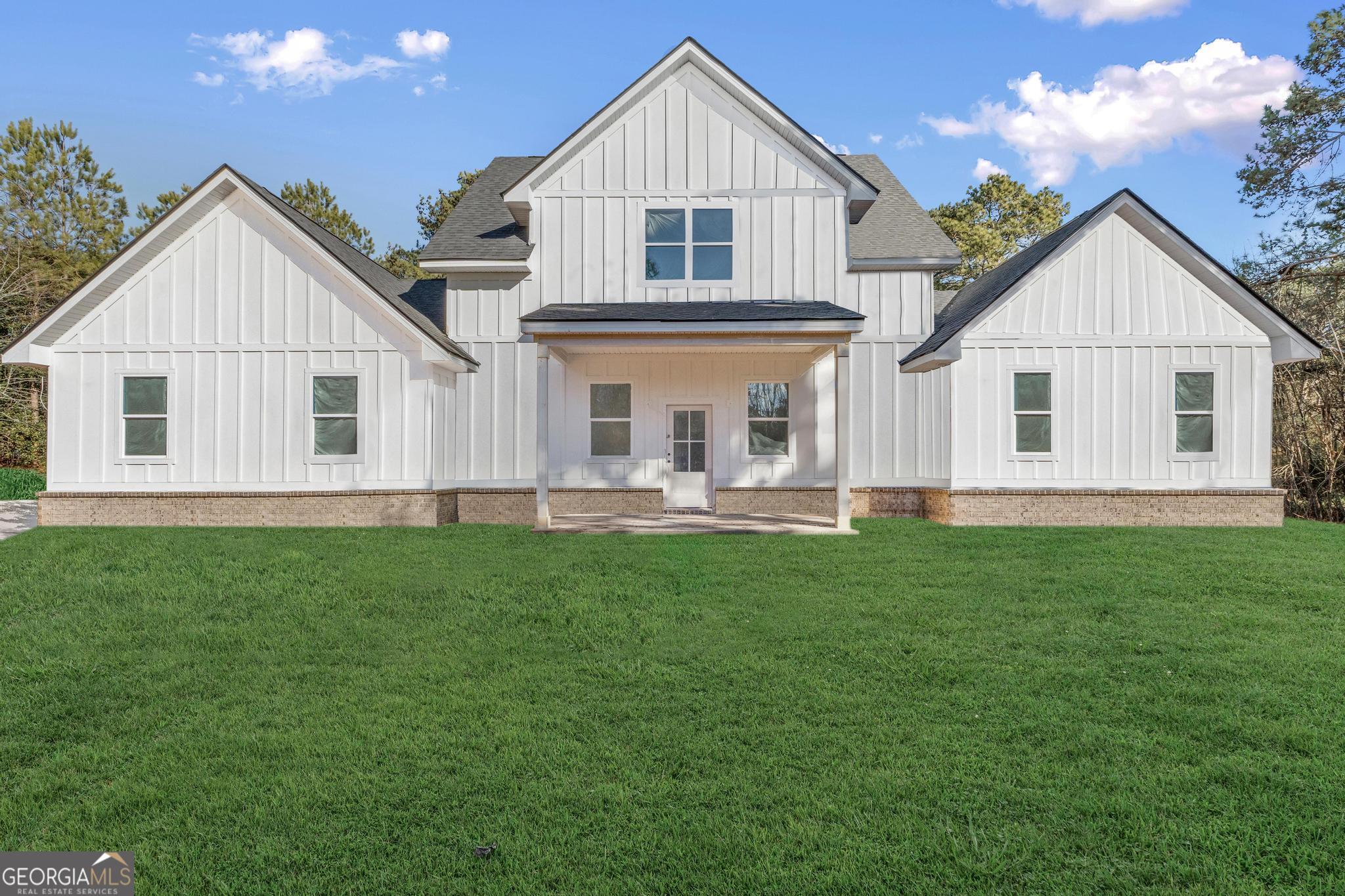1045 E Lake Road