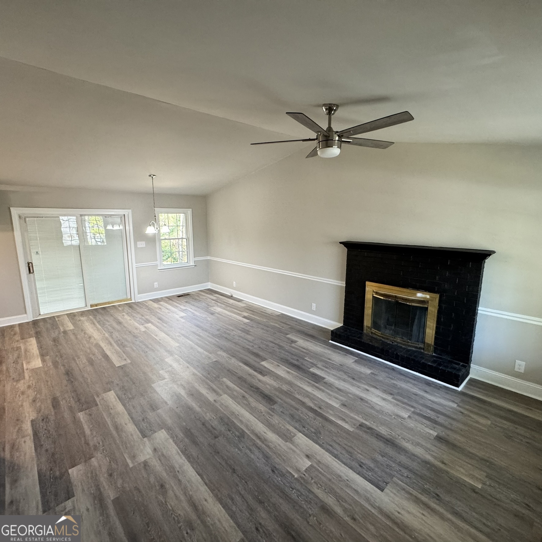 281 Greentree Parkway