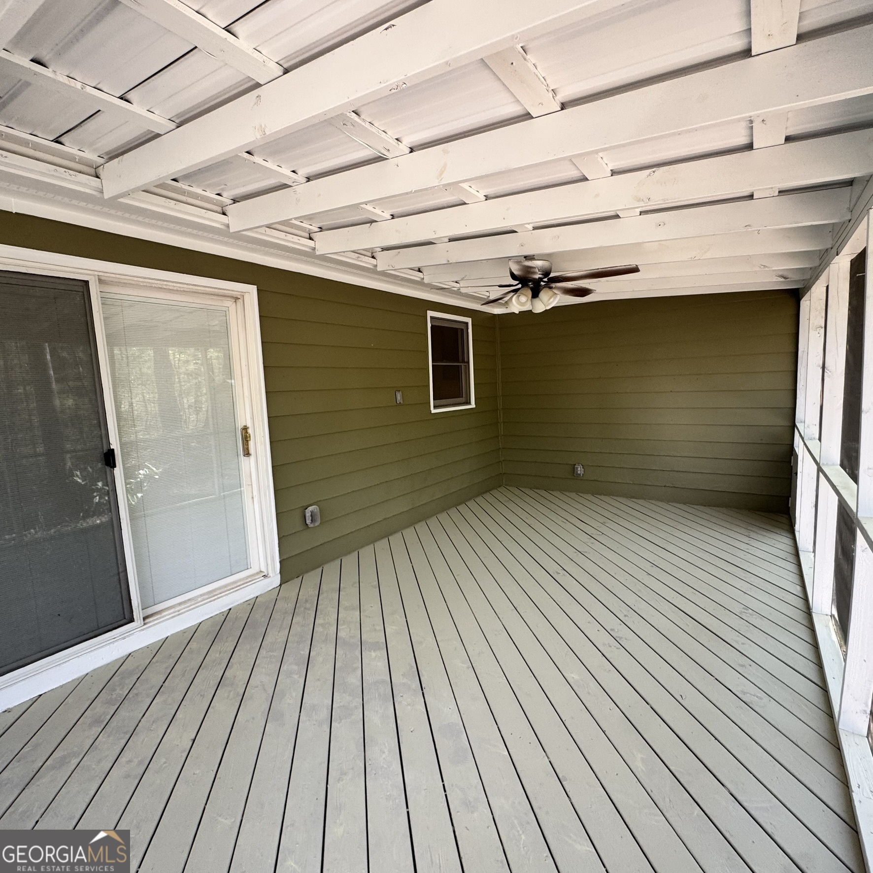 281 Greentree Parkway