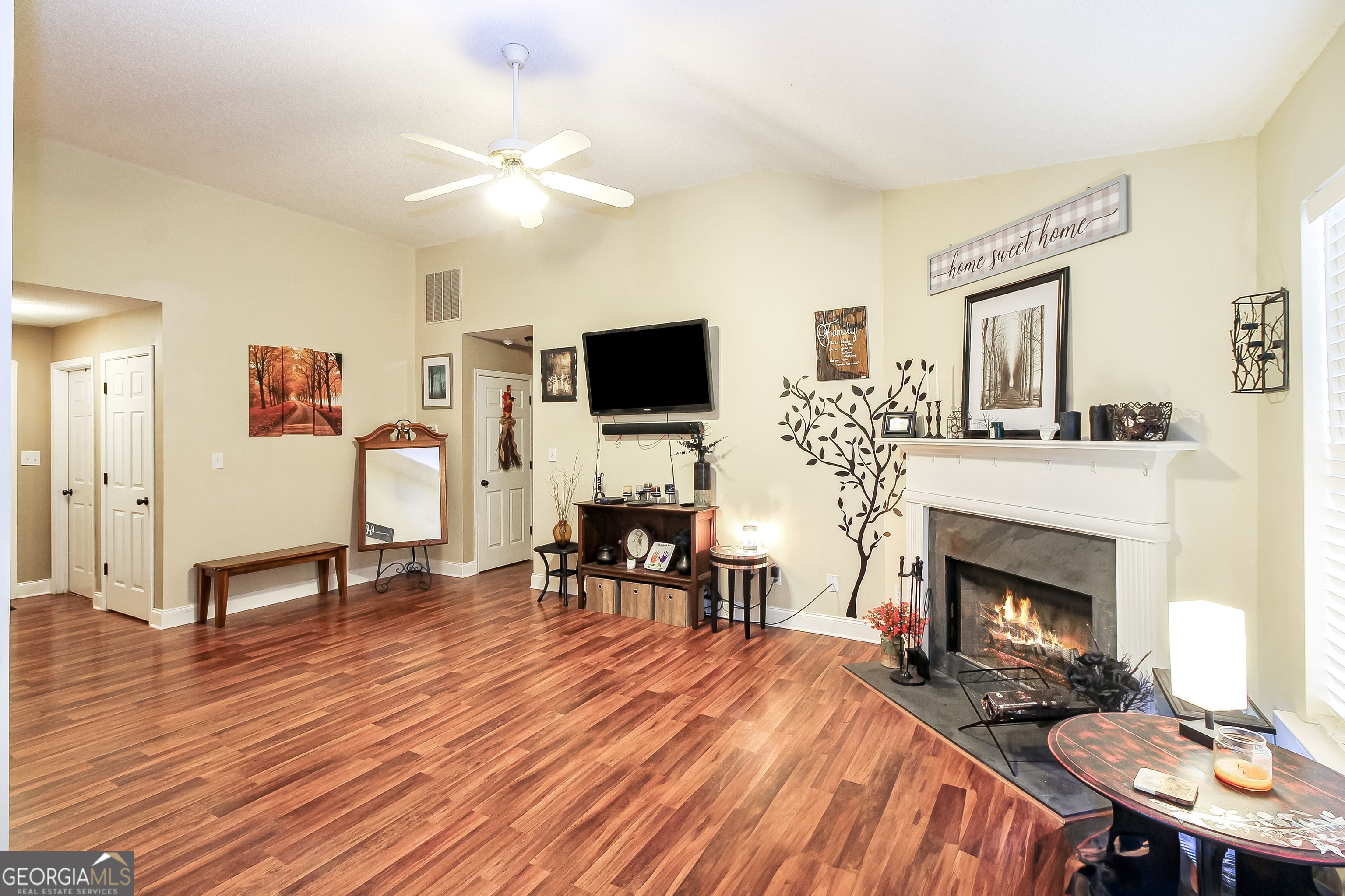 1103 Larkspur Drive