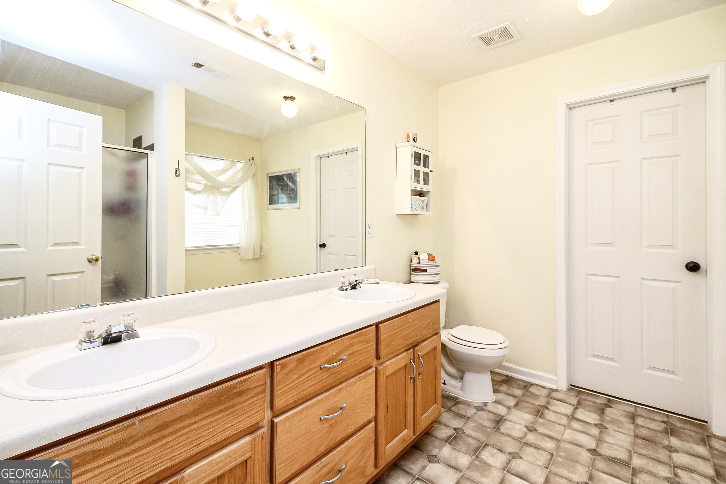 1103 Larkspur Drive