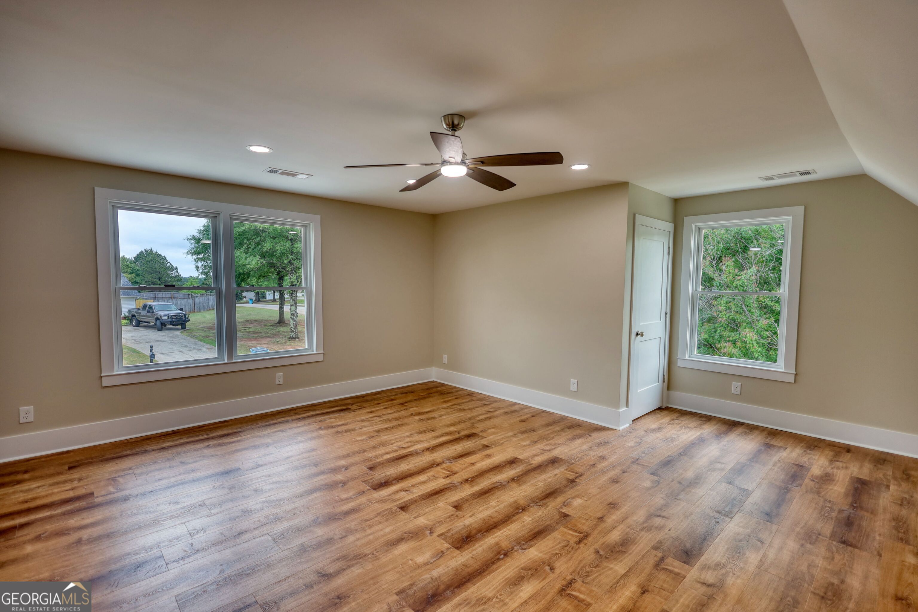 25 Oakbrook Lane