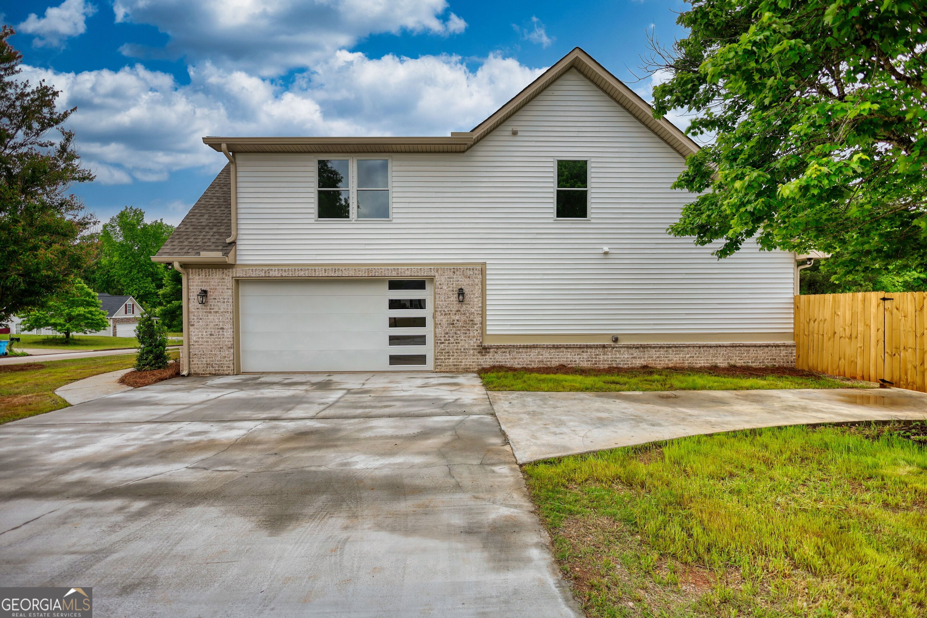 25 Oakbrook Lane