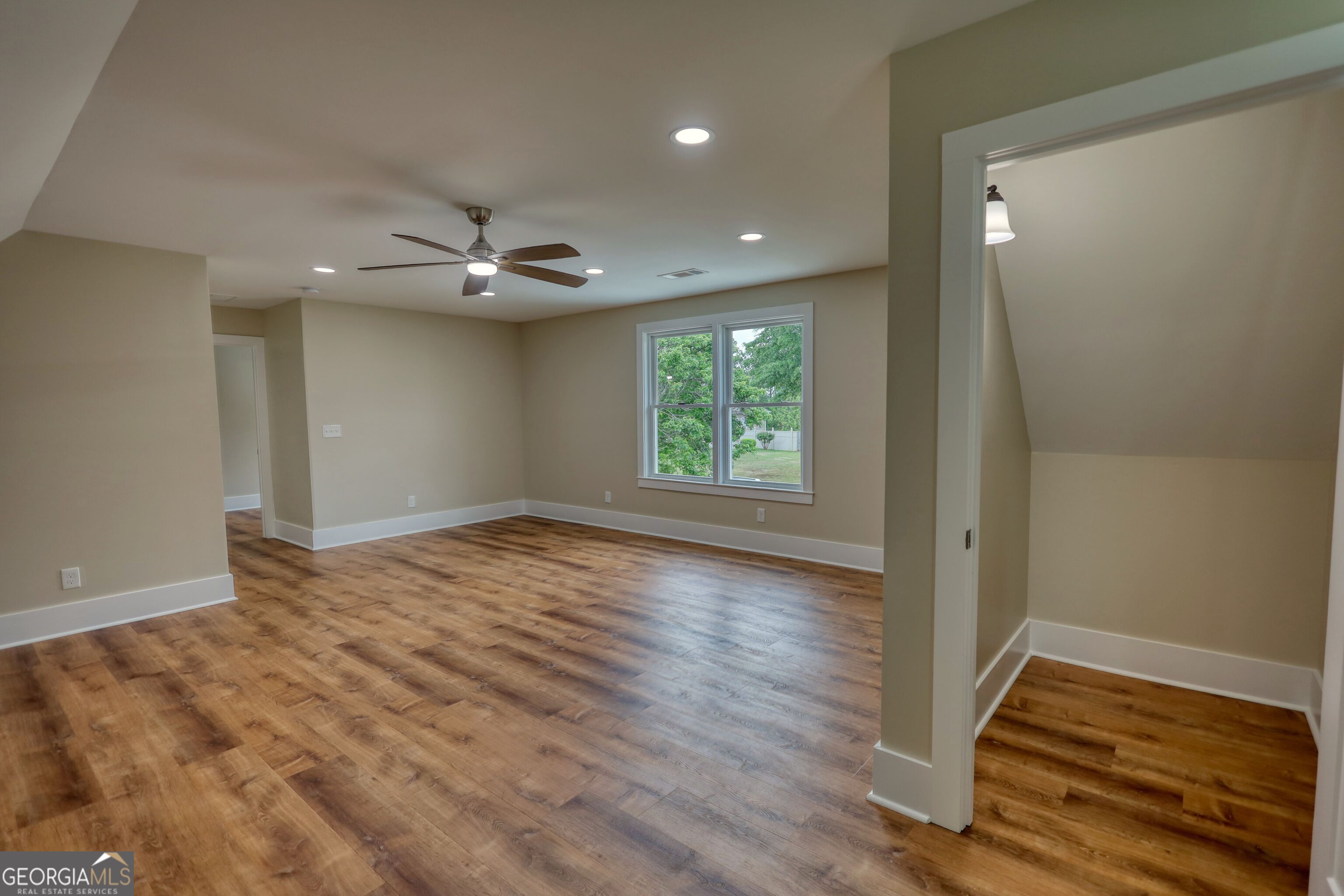 25 Oakbrook Lane