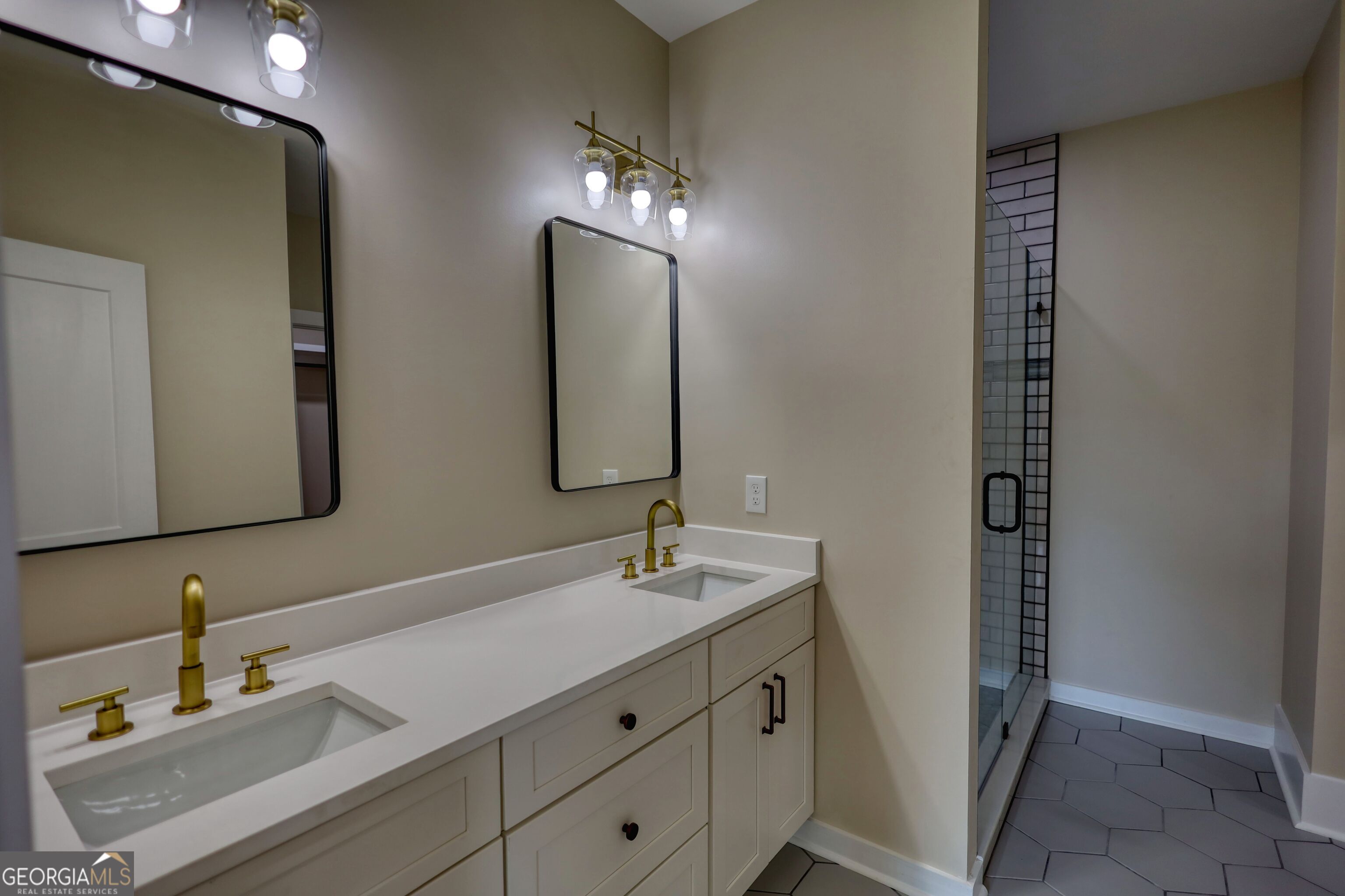 25 Oakbrook Lane